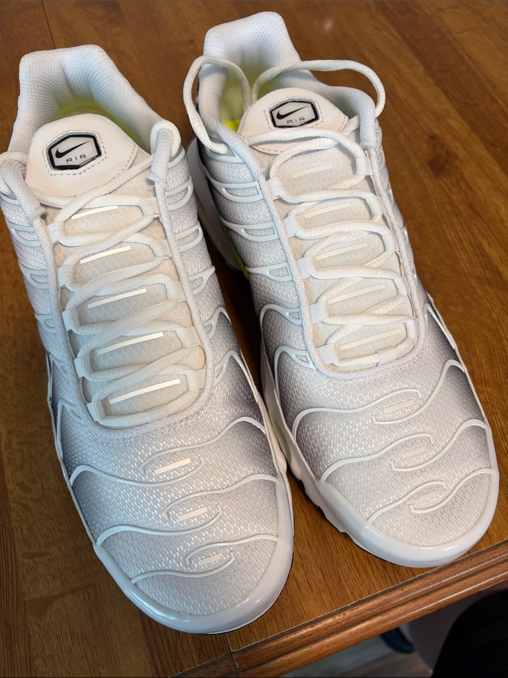 Nike Air Max Plus Label - White/Volt/Black - Picture 3 of 6